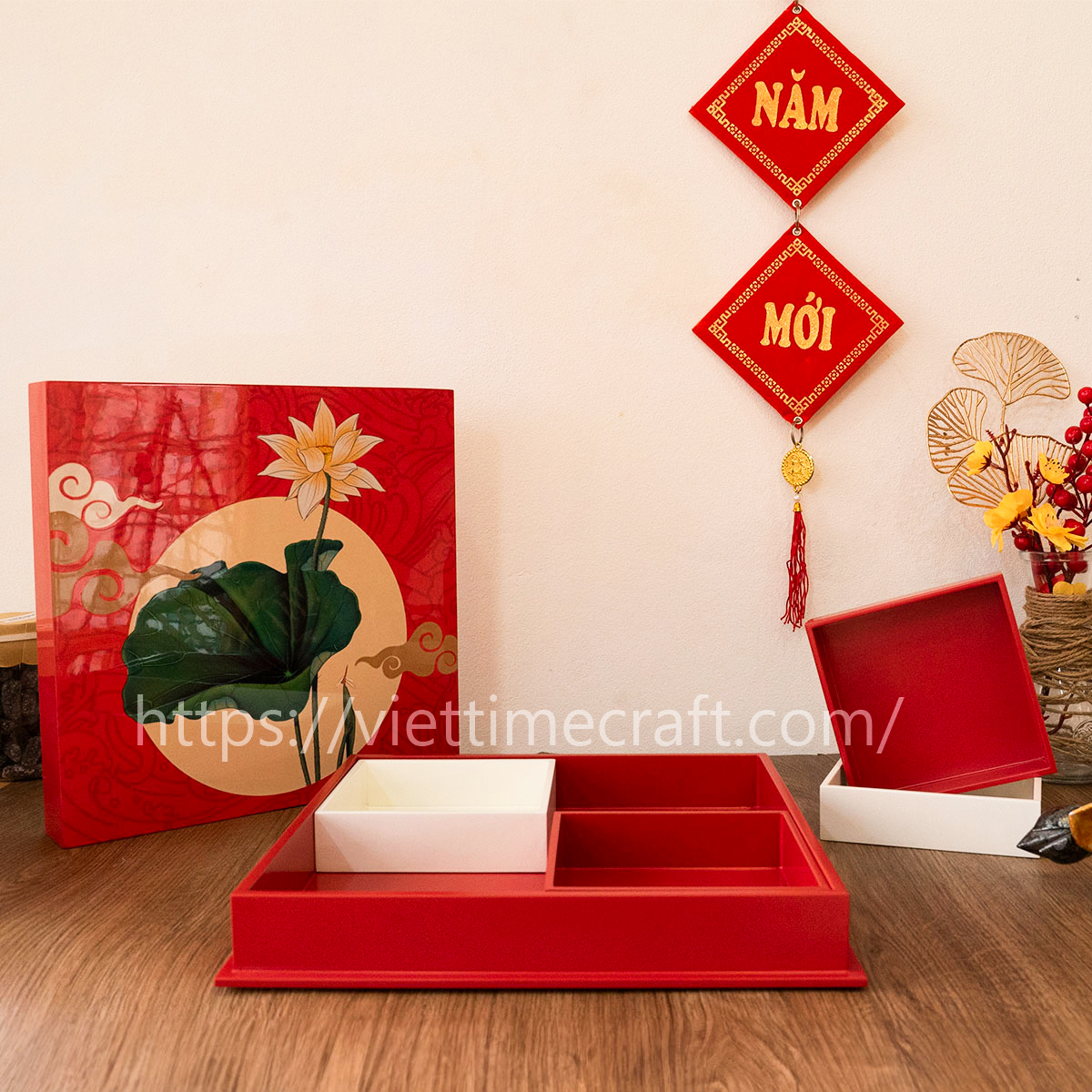 viettimecraft - Hộp mứt tết sơn mài Hoa Sen - quà tặng doanh nghiệp - lacquer box