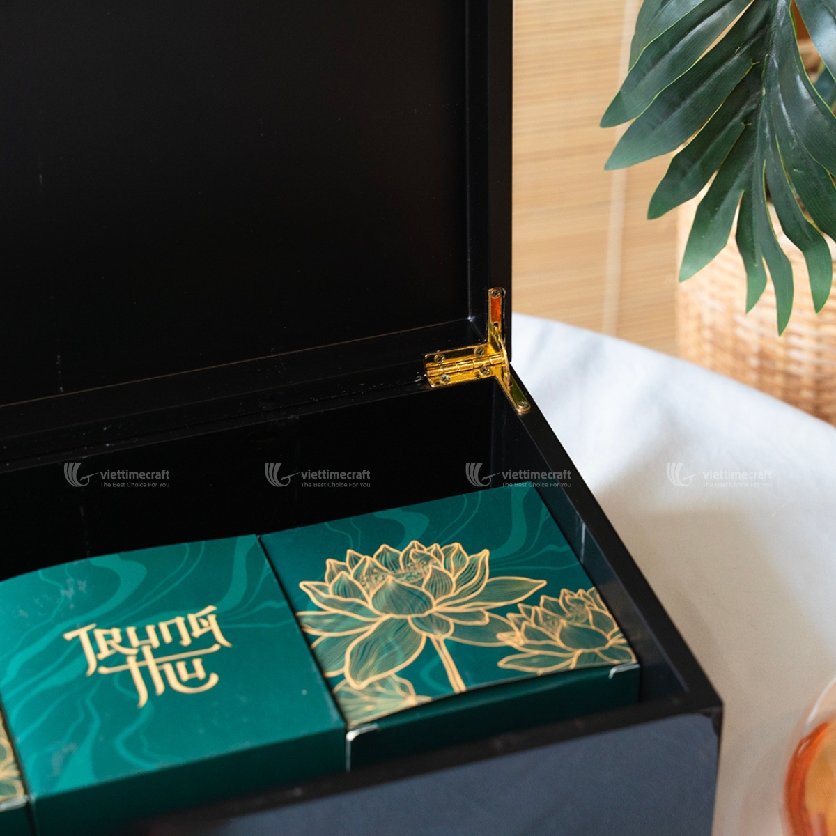 Hộp Trung thu “Búp Sen Xanh” sơn mài truyền thống Việt Nam doanh nghiêp quà tặng hộp bánh trung thu sơn mài cao cấp hộp quà tặng trung thu sơn mài cao cấp, Hộp quà tặng sơn mài Doanh nghiệp Trung thu 2025, hộp quà tặng trung thu, hộp bánh trung thu cao cấp, quà tặng doanh nghiệp, hộp trà, hộp bánh, set quà tặng doanh nghiệp khách hàng đối tác